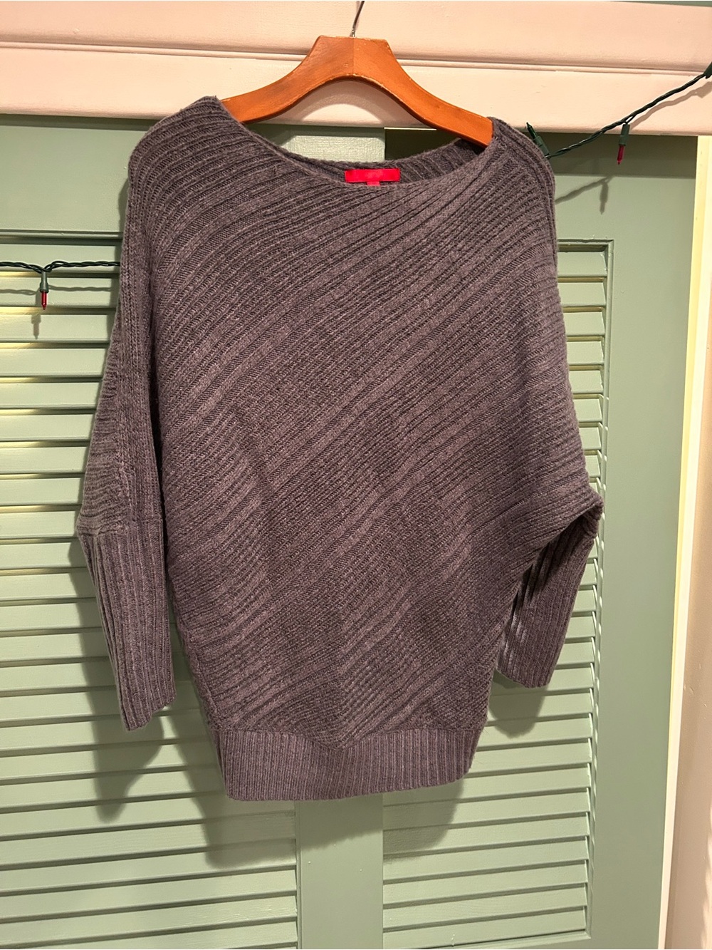 Jennifer Lopez Diagonal Rib Off-Shoulder Sweater in Gray